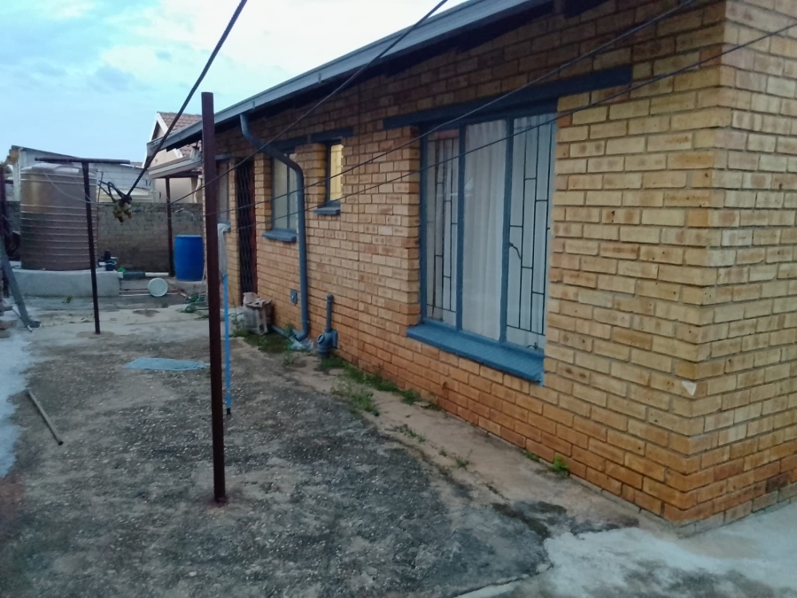 To Let 3 Bedroom Property for Rent in Tlhabane West North West
